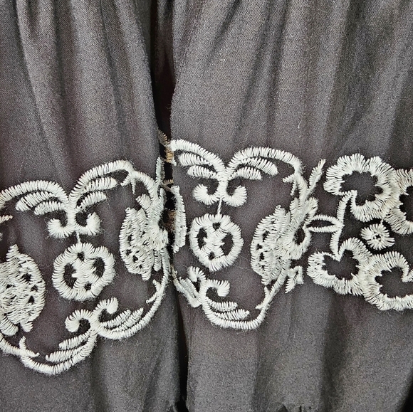 Old Navy Embroidered Boho Sundress - Picture 6 of 10